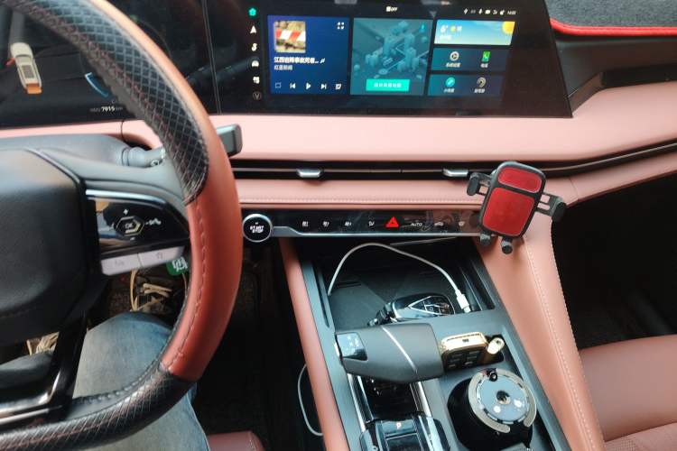 Used CHANGAN CS75 PLUS 2024 3rd Generation Champion Edition 1.5T Intelligent Drive Dynamic Model