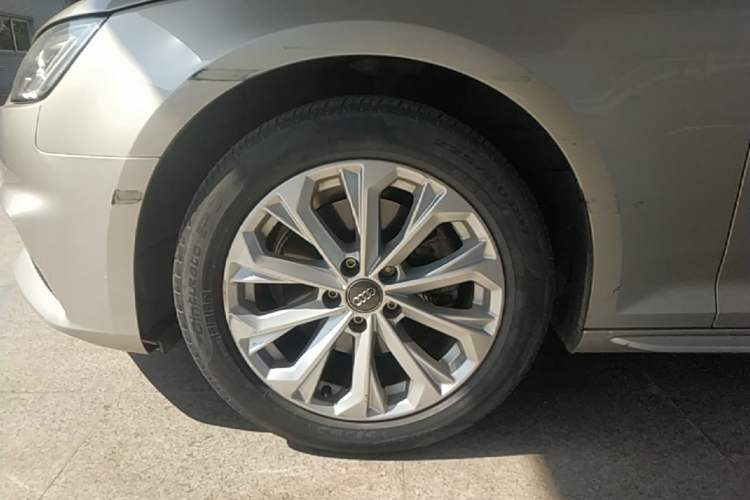Used Audi A4L 2019 40 TFSI Ambition China VI
