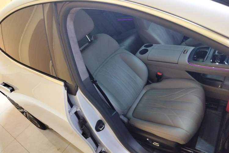 Used Geely Galaxy Galaxy 8 2025 130km EM-P Starship Edition
