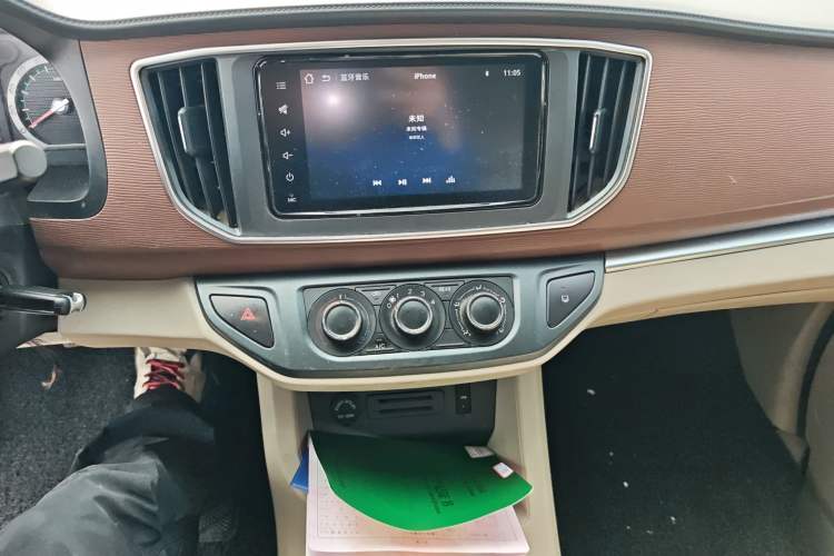 Used FORTHING Lingzhi 2019 M5L 1.6L 7-Seater Luxury Model China VI Standard
