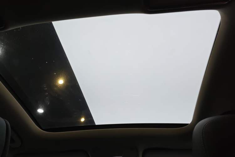 Used Mercedes-Benz C-Class 2017 Facelift C 200 L 4MATIC Sport Edition
