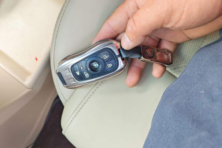 Used Buick GL8 2022 ES Land Cruiser 653T Luxury Model
