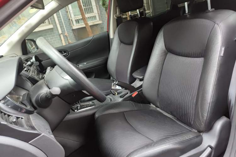 Used Nissan Tiida 2013 1.6L CVT Cool Cafe Edition
