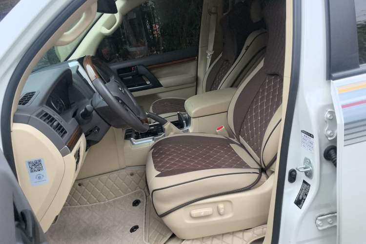 Used Toyota Land Cruiser 2015 4.0L 8-Seater Middle East Version