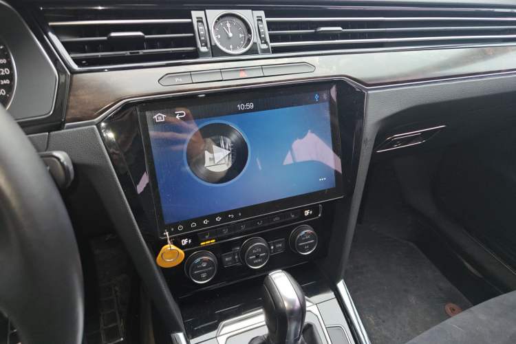 Used Volkswagen Magotan 2017 330TSI DSG Luxury Model