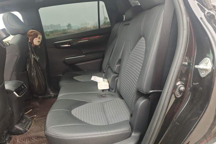 Used Toyota Crown Kluger 2022 2.0T Four-Wheel Drive Enjoyment Edition Left Rear Seat