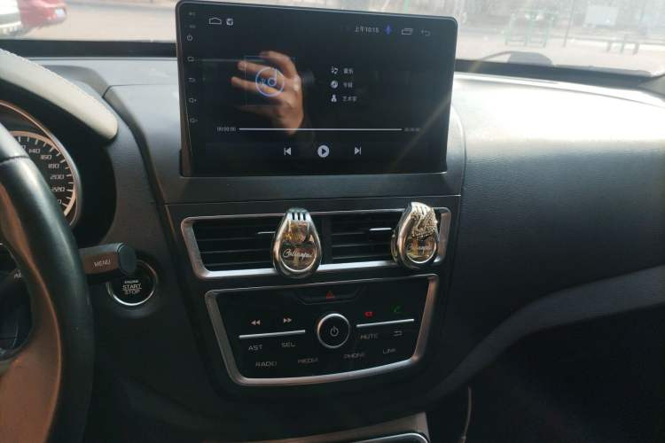 Used Bestune X40 2019 1.6L Automatic Luxury Edition China VI
