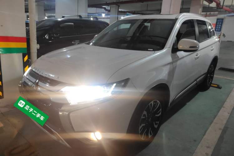 Used Mitsubishi Outlander 2019 2.0L Two-Wheel Drive Comfort Edition 5 Seats China VI Standard