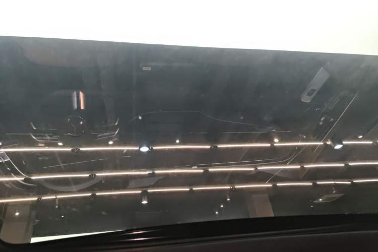 Used Mercedes-Benz E-Class New Energy 2024 E 350 e L Plug-in Hybrid Sports Sedan Headliner