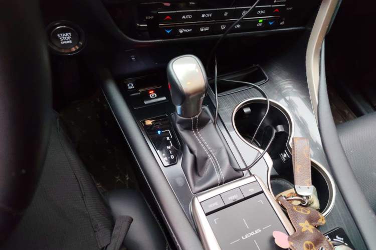 Used Lexus RX 2020 Facelifted 300 4x4 Elegant Edition Gear Lever