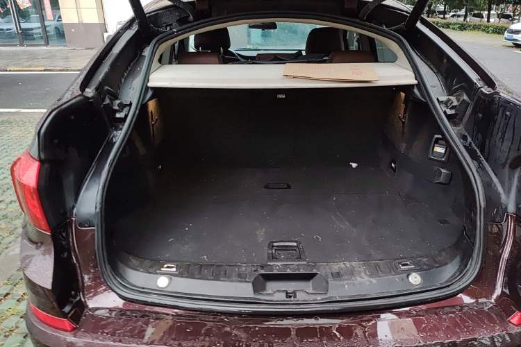 Used BMW 5 Series GT 2014 528i Leading Model
