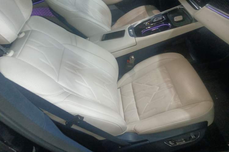 Used Zeekr 009 2024 7-Seater Walk-Through Version Four-Wheel Drive 108 kWh
