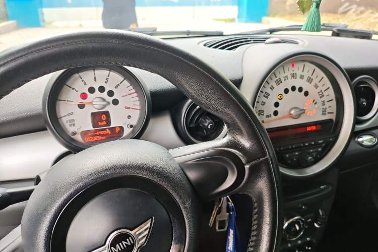 Used MINI Clubman  Instrument Cluster