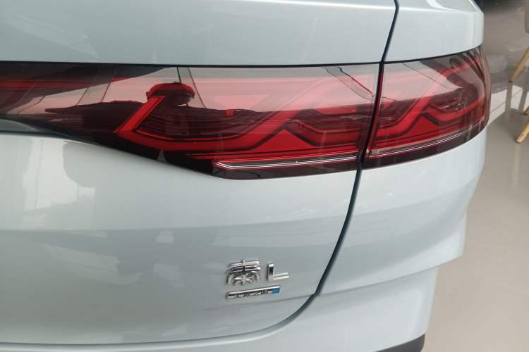 Used BYD Qin L 2025 DM-i Smart Drive 120KM Superior Model
