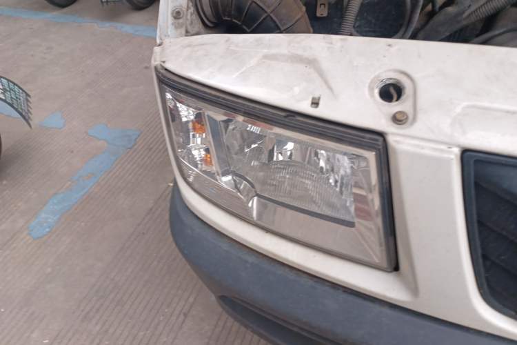 Used Iveco Daily 2017 2.5T A35 Passenger Van 5-7 Seats Model 47Z5