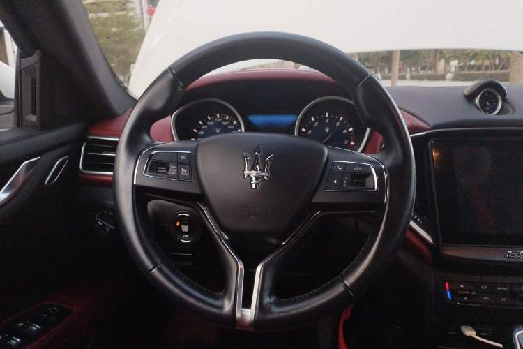 Used Maserati Ghibli 2017 3.0T Standard Edition Steering Wheel