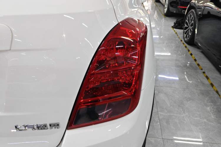 Used Chevrolet Trax 2018 330T Automatic Two-Wheel Drive Elite Model
