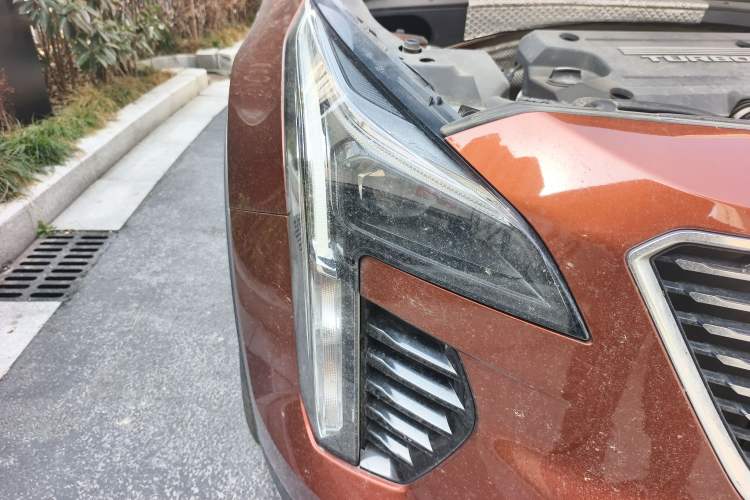 Used Cadillac XT4 2018 28T Two-Wheel Drive Tech Version
