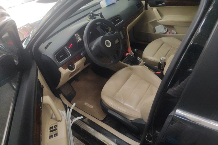 Used Volkswagen Lavida 2013 1.4TSI Manual Comfort Edition