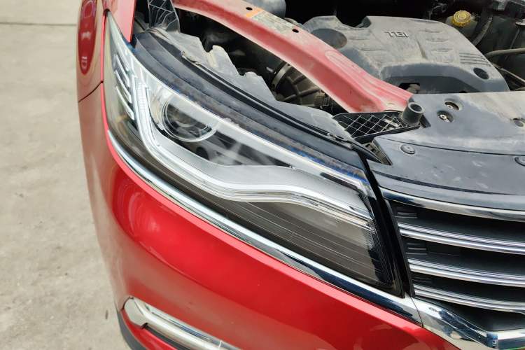 Used Roewe RX5 2019 20T Two-Wheel Drive Manual 4G Connect Platinum Edition
