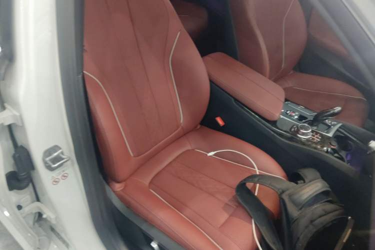 Used BMW 5 Series 2022 Restyled 525Li M Sport Package
