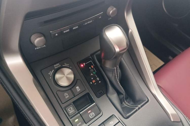 Used Lexus NX 2017 300 Front-Wheel-Drive Limited Edition Gear Lever