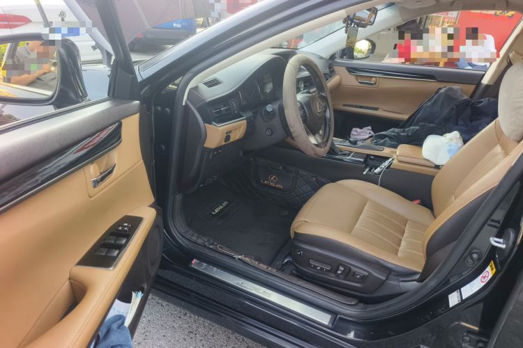 Used Lexus ES 2015 300h Comfort Edition
