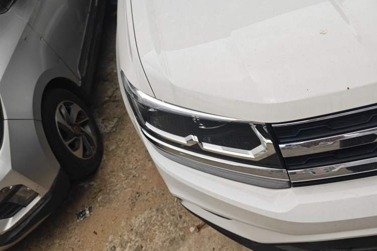 Used Volkswagen Tharu 2021 280TSI Two-Wheel-Drive Luxury Edition Right Front Headlight