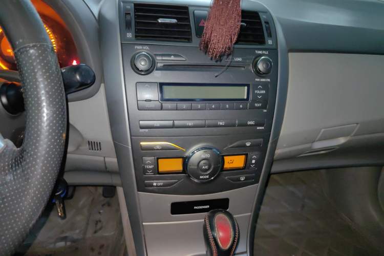 Used Toyota Corolla 2008 1.8L Automatic GL-i Sunroof Special Edition Audio And AC Panel