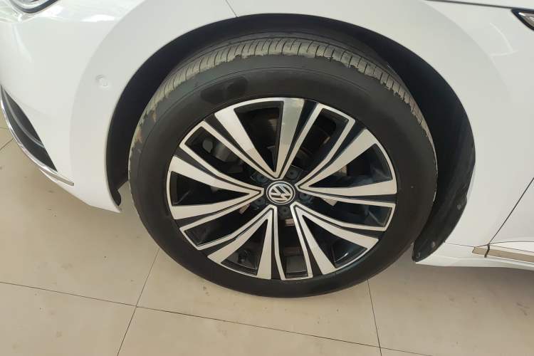 Used Volkswagen FAW-Volkswagen CC 2020 330TSI Glamour Edition China VI Standard Left Front Wheel Hub