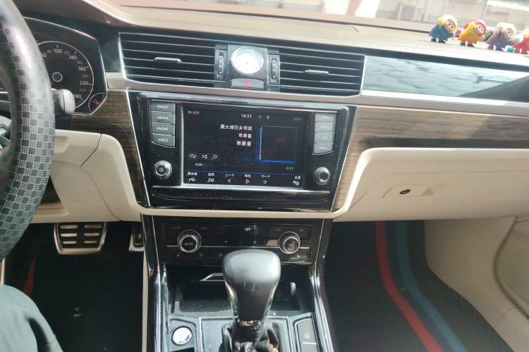 Used Volkswagen Phideon 2016 380TSI Two-Wheel-Drive Luxury Edition
