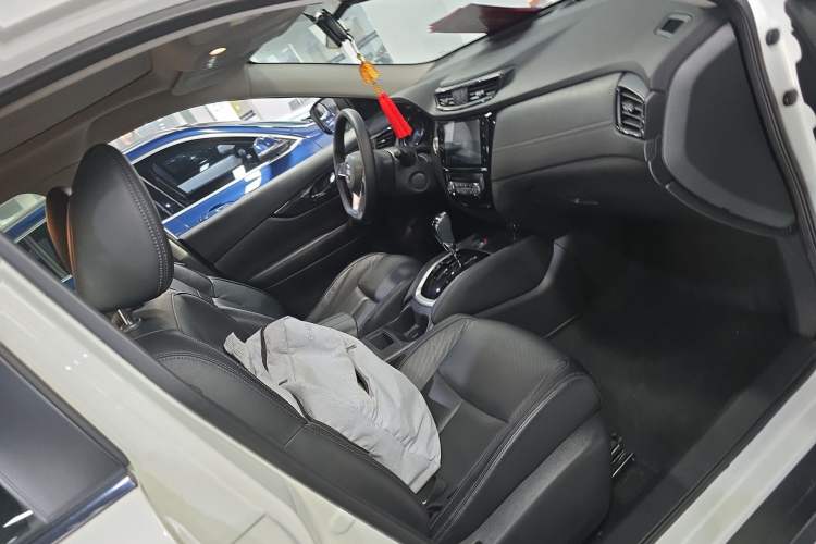 Used Nissan X-Trail 2020 2.0L XL ITS CVT 2WD SmartConnect Comfort Edition Right Front Seat