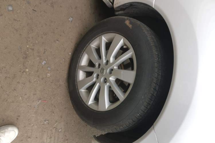 Used Renault Koleos 2014 Revised Version 2.0L Two-Wheel Drive Fashion Edition Right Front Wheel Hub