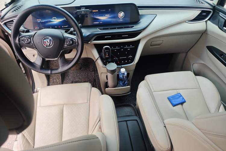Used Buick GL8 2023 ES Lu Zun Comfort Model Center Console