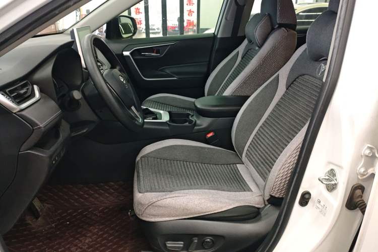 Used Toyota RAV4 2022 2.0L CVT Two-Wheel Drive Fashion Edition
