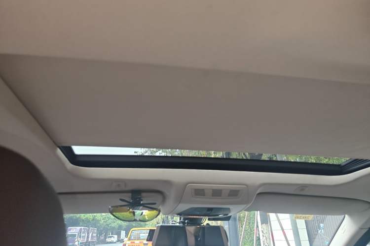 Used BMW 5 Series 2014 525Li Luxury Design Package
