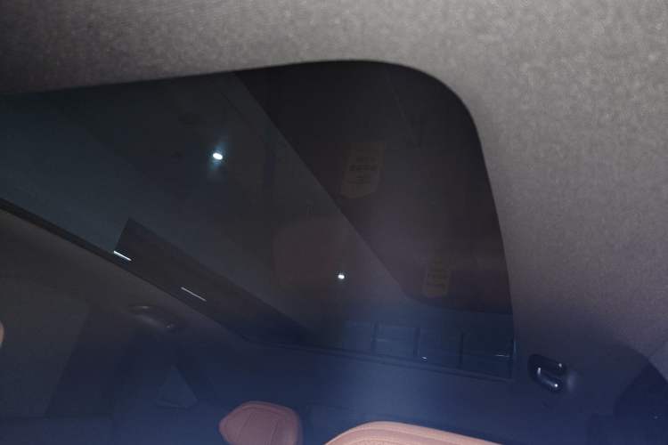 Used Deepal S07 2025 215Max Huawei Qiankun Intelligent Driving ADS SE Range-Extended Version Headliner