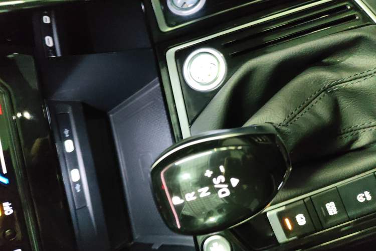 Used Volkswagen Tayron X 2023 330TSI Two-Wheel-Drive Prestige High-Energy Version Vehicle Key