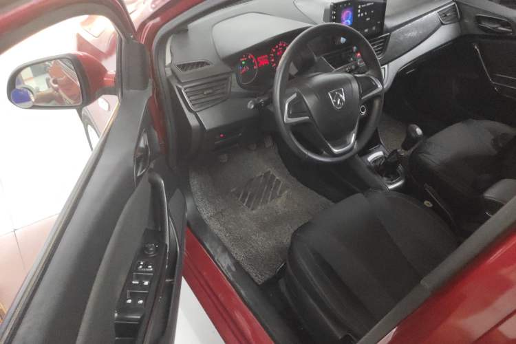 Used Baojun 310 2016 1.2L manual Comfort trim level
