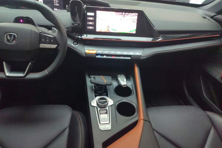 Used CHANGAN UNI-V 2022 1.5T Prestige Version Audio And AC Panel