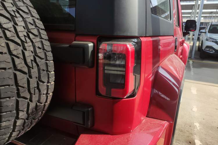 Used BAIC Off-Road BJ40 2021 2.3T Automatic Four-Wheel Drive Blade Hero Edition Supreme Version Right Rear Taillight