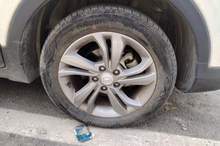 Used CHANGAN CS15 2019 1.5L Manual Entry-Level Version China VI Standard Right Front Wheel Hub
