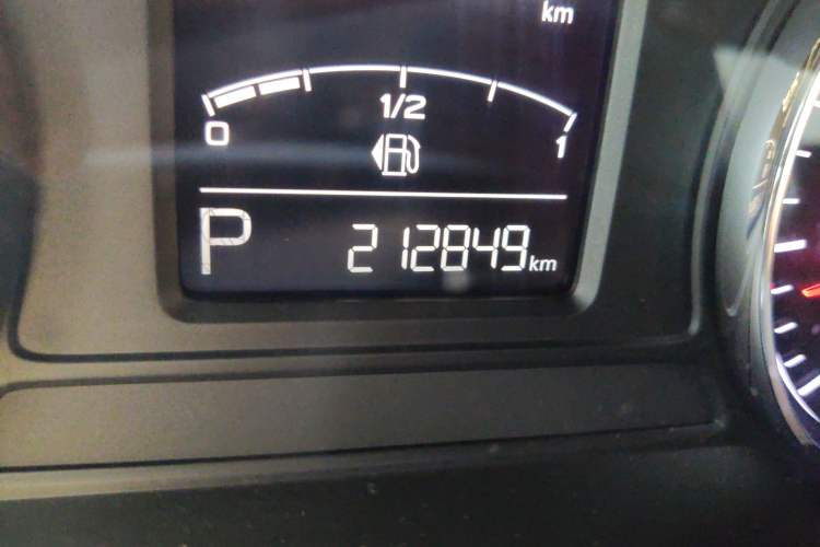 Used Roewe i6 2018 16T Automatic Flagship Edition Odometer Close Up