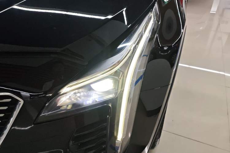 Used Cadillac XT4 2022 28T Two-Wheel-Drive Luxury Version