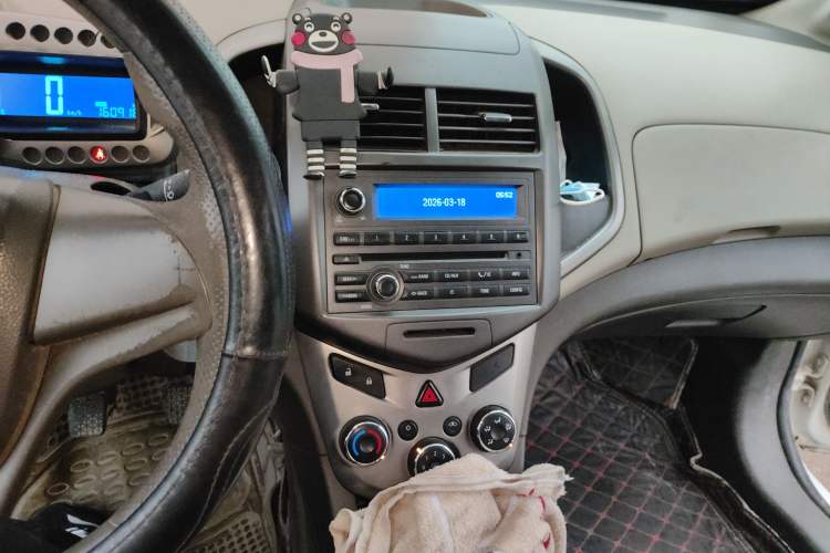 Used Chevrolet Aveo Sonic 2011 Sedan 1.4L MT SL