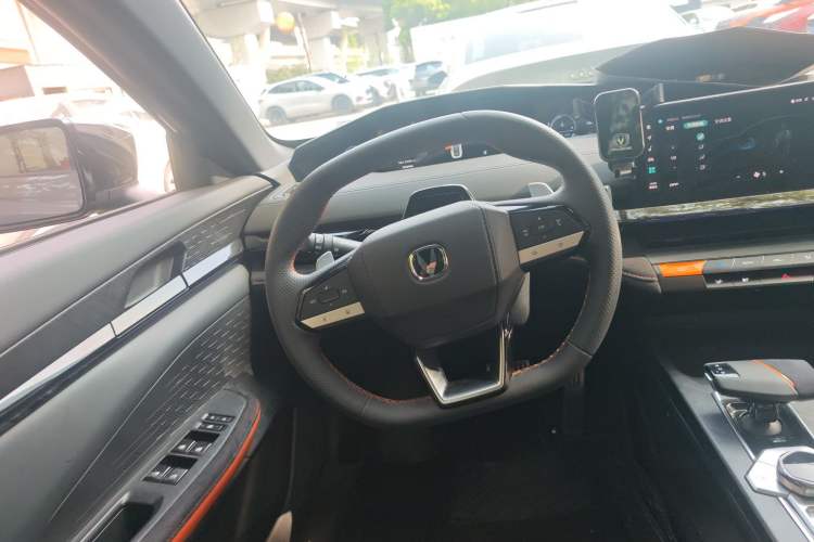 Used CHANGAN UNI-V 2022 1.5T Sport Edition Steering Wheel