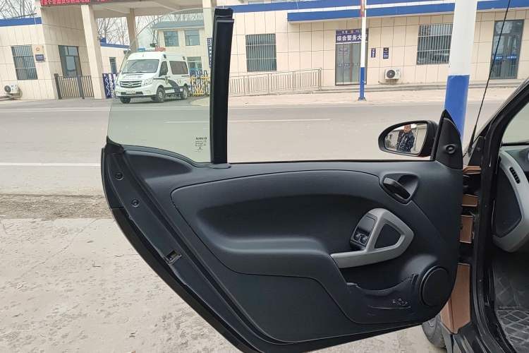 Used smart fortwo 2015 1.0 MHD New Year Special Edition