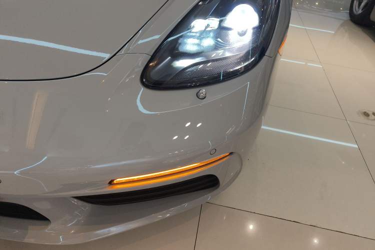 Used Porsche 718 2018 Boxster 2.0T
