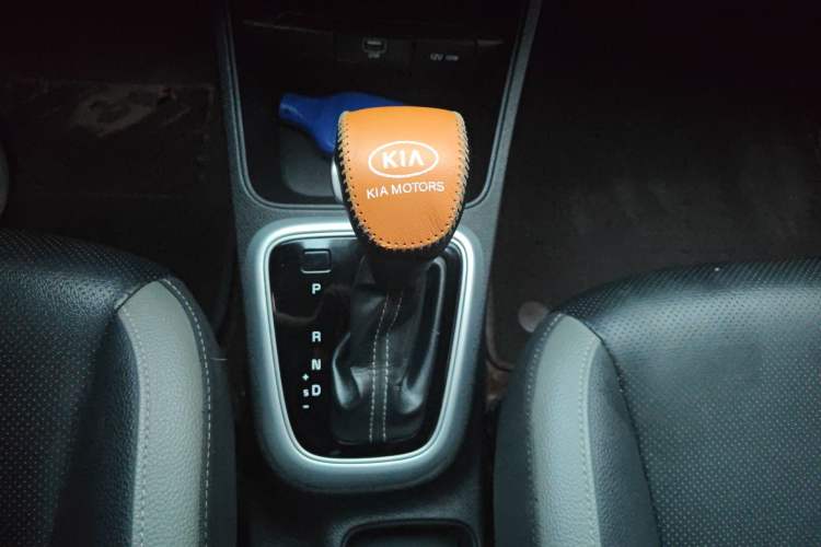 Used Kia kx1 Stonic 2021 1.4L CVT Fun Edition Gear Lever