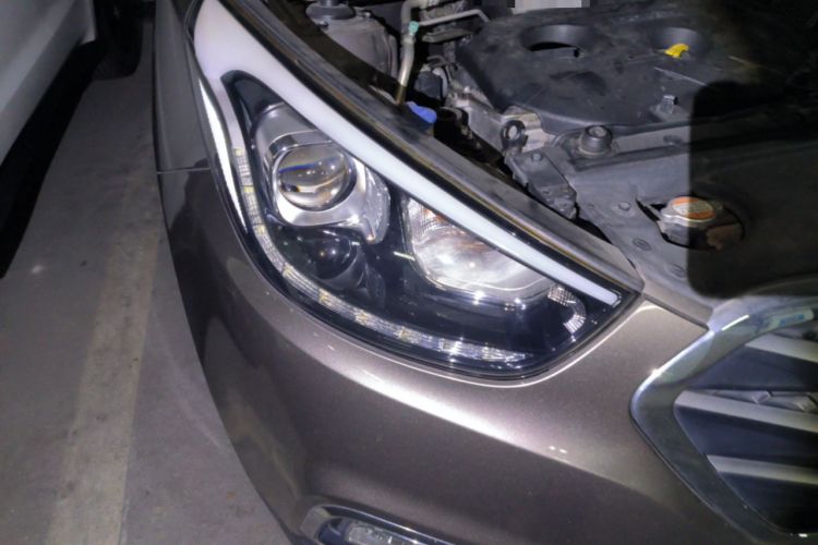 Used Hyundai ix35 2015 2.0L Automatic Two-Wheel Drive Leading Trim China V Standard Right Front Headlight